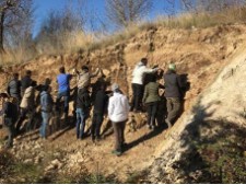 Bacino del Fucino, faglia di S. Benedetto dei Marsi – Venere responsabile del terremoto del 1915. Analisi paleosismologica su trincea. Bacino del Fucino, faglia di S. Benedetto dei Marsi – Venere responsabile del terremoto del 1915. Analisi paleosismologica su trincea.